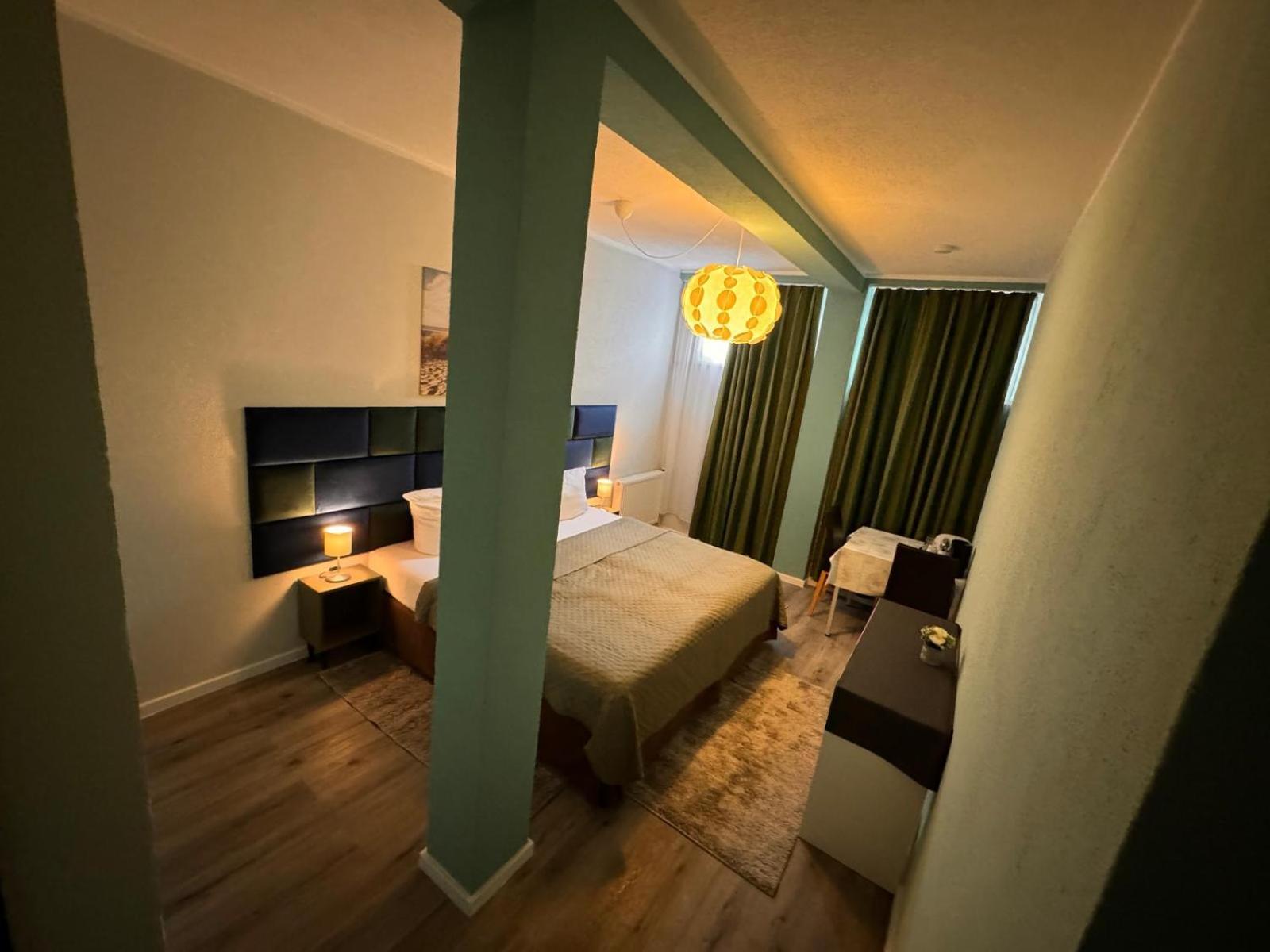 F-F Haus Monteuren Unterkunft Neuhausen auf den Fildern 외부 사진